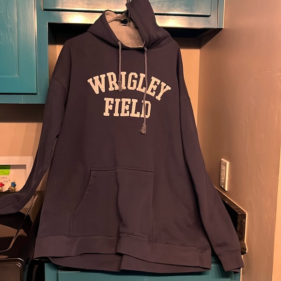 Other - 2XL Men’s Wrigley Field Hoodie